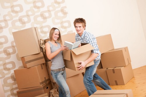 Careful packing and moving support for Lowerclapton customers
